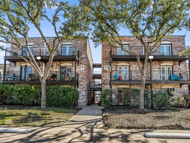 6501 E Hill Dr Unit #125