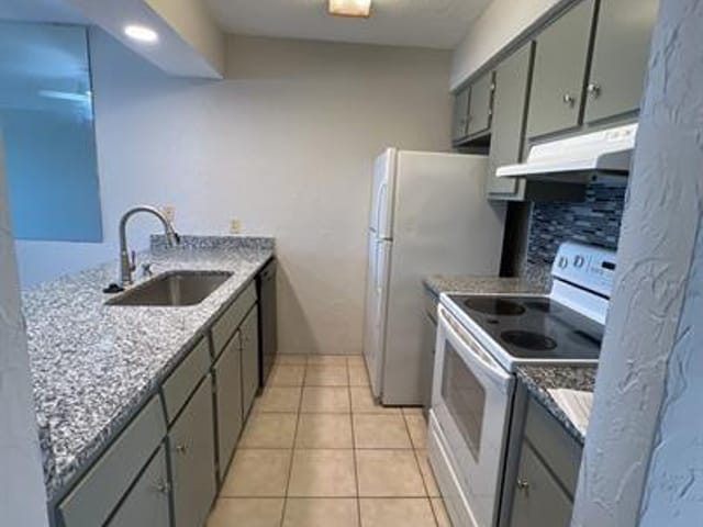 6501 EAST HILL DR Unit #220