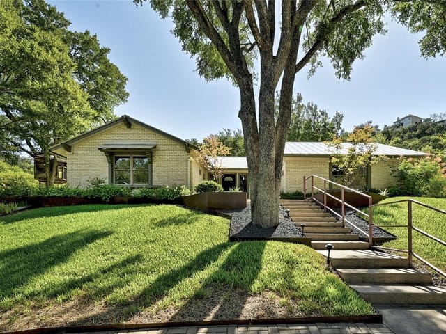 6501 Laurelwood Dr