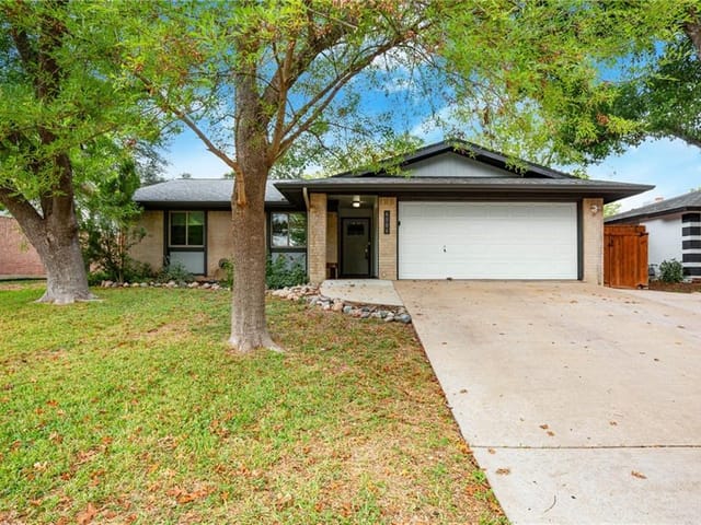 6504 Sunnysky Way