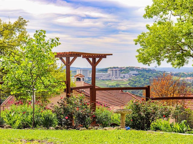 6504 Valley Ridge Ct