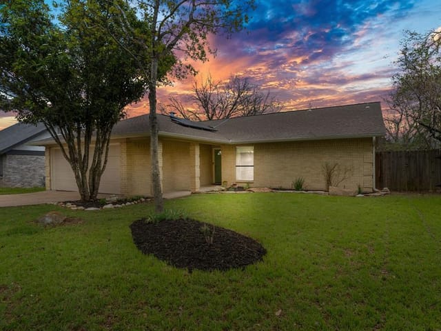 6505 Sunstrip Dr