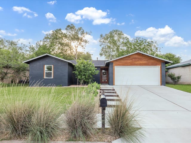 6506 Starstreak Dr