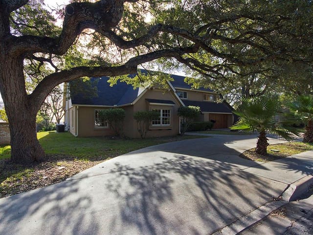 6507 Mesa Dr