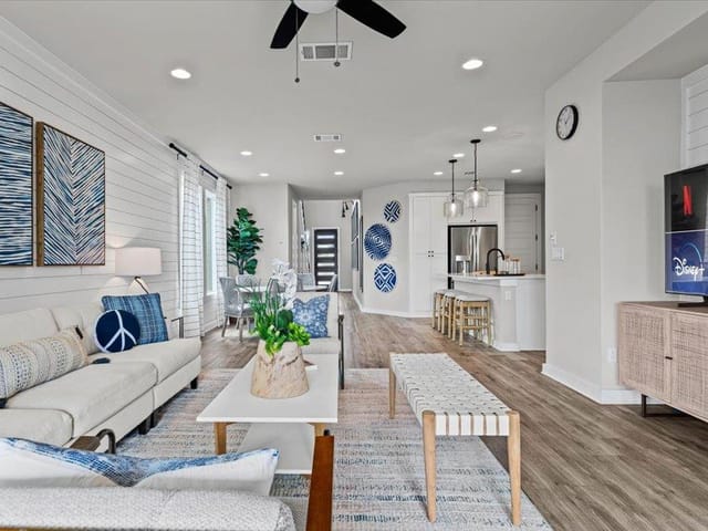 6508  Velvet Leaf Ln