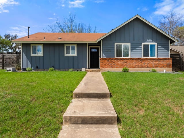 6510 King George Dr