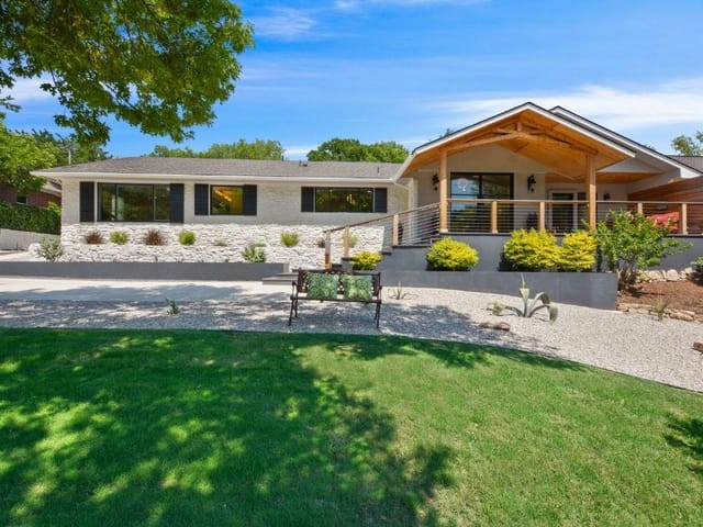 6511 Lakewood Dr