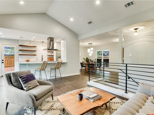6512 Bradley Dr