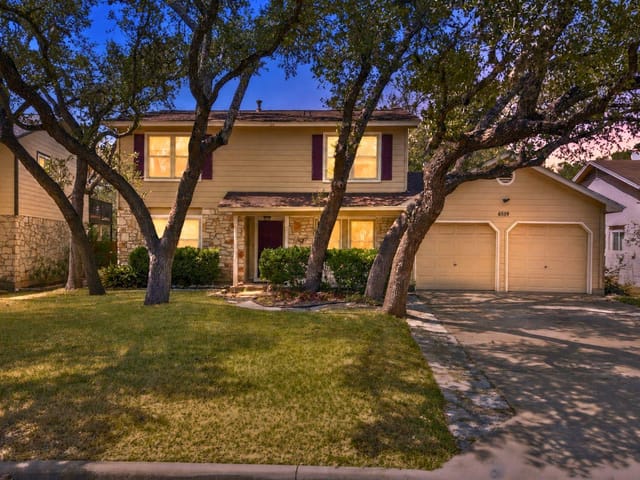 6519 Fair Valley TRL