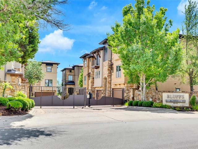 6533 E Hill Dr Unit #18