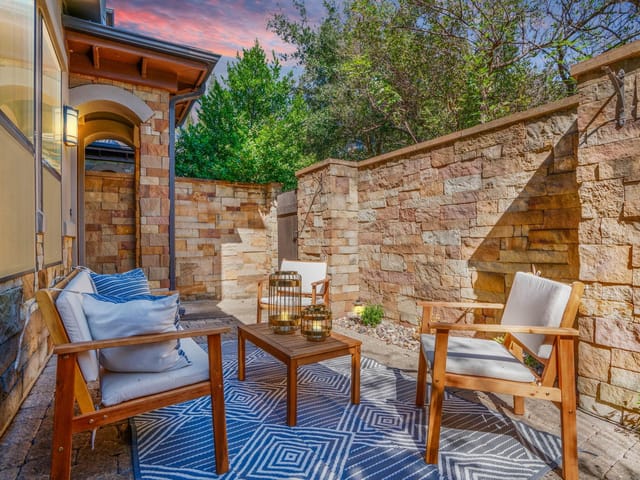 6533 E Hill Dr Unit #25