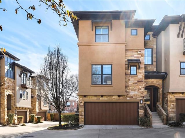 6533 E Hill Dr Unit #3