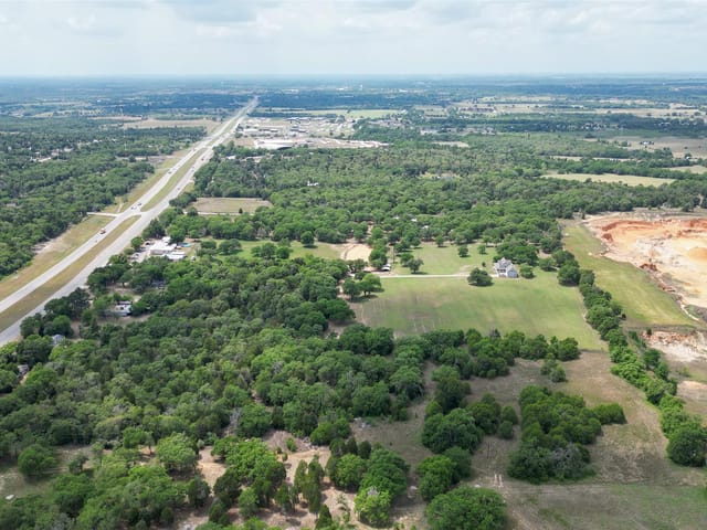 660 US 290 Hwy E
