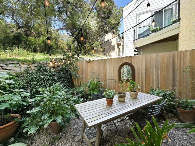 6600 Valleyside RD Unit #B-6