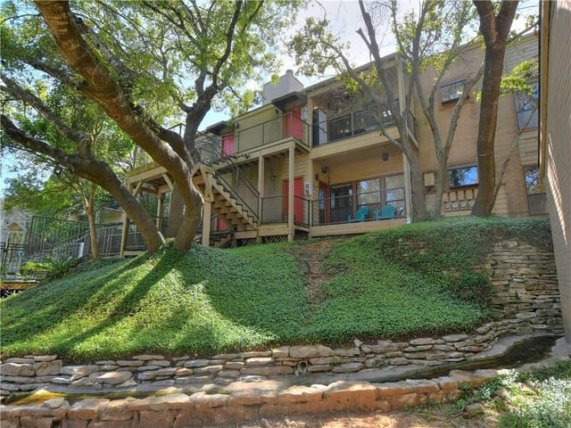 6600 Valleyside RD Unit #C-16
