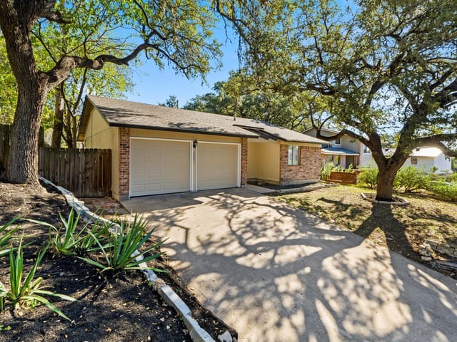 6601 Sunstrip Dr