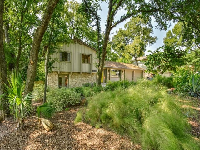 6601 Willamette Dr