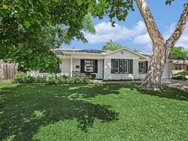 View 6604 Argentia RD in Allandale Terrace Sec 02 6604 Argentia RD - property photo 1 - Luxury home in Allandale Terrace Sec 02, Austin, TX