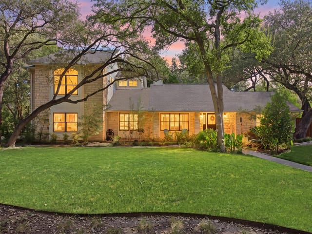 6604 Liveoak DR