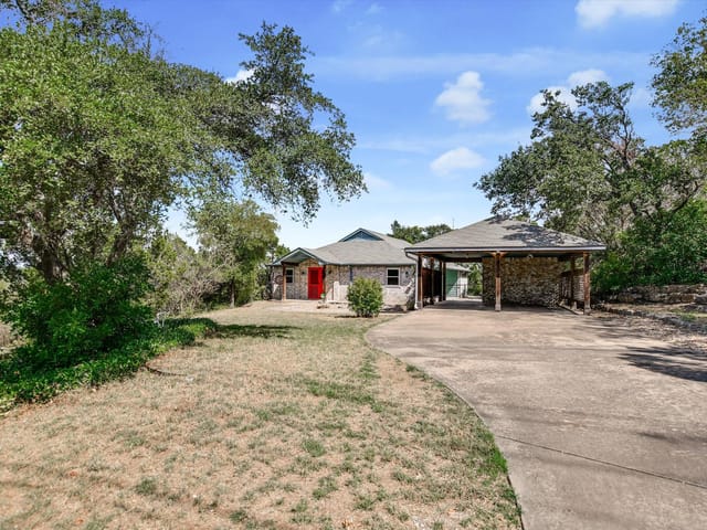 6610 Hill Oaks Dr