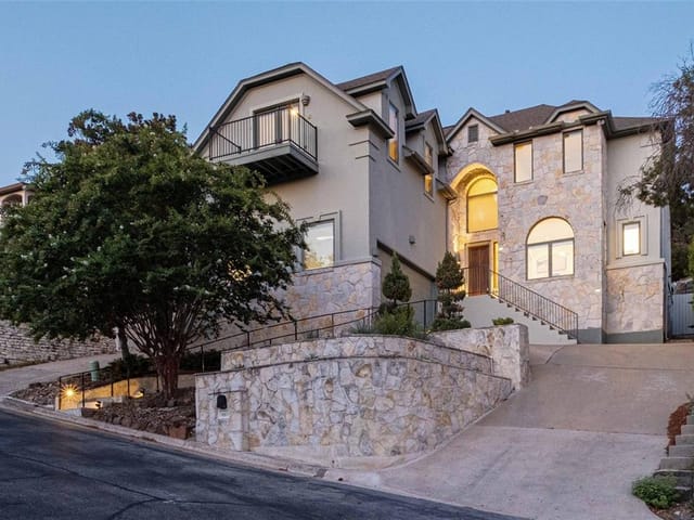 6613 Candle Ridge Cv