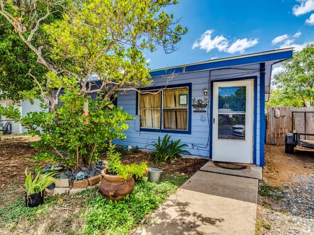 6615 Galindo St