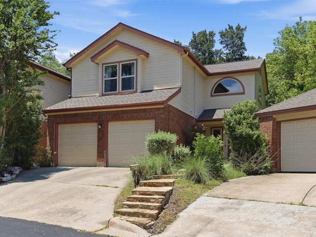 6616 Mesa Hollow DR