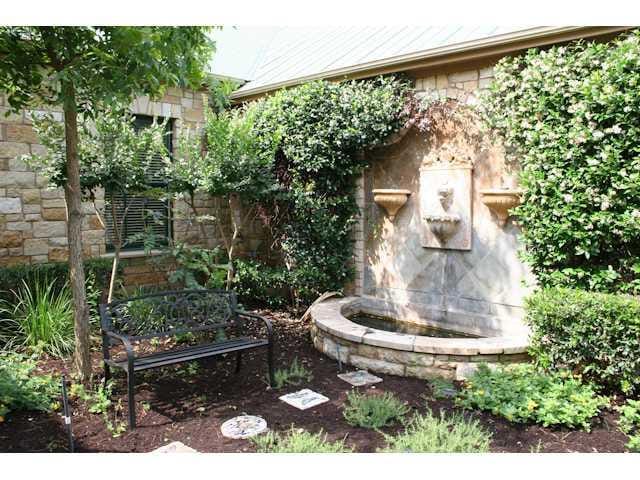 6620 Creek View Dr