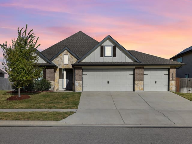 6620 McGregor LOOP
