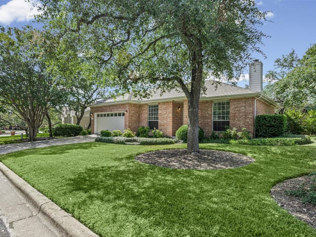 View 6661 Ruxton LN in Circle C Ranch Ph A Sec 01 6661 Ruxton LN - property photo 1 - Luxury home in Circle C Ranch Ph A Sec 01, Austin, TX