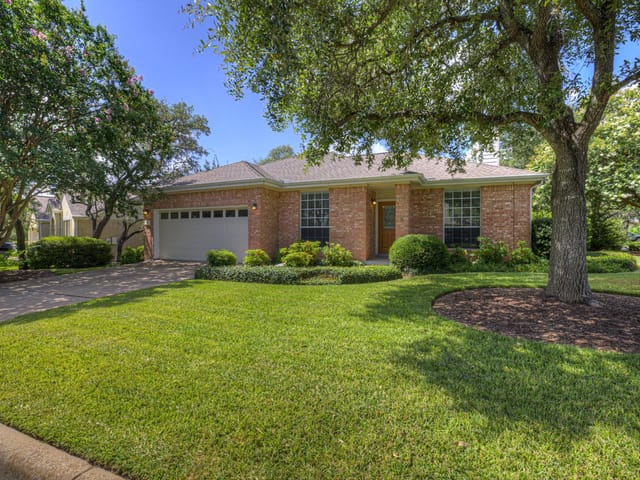 View 6661 Ruxton LN in Circle C Ranch Ph A Sec 01 6661 Ruxton LN - property photo 1 - Luxury home in Circle C Ranch Ph A Sec 01, Austin, TX