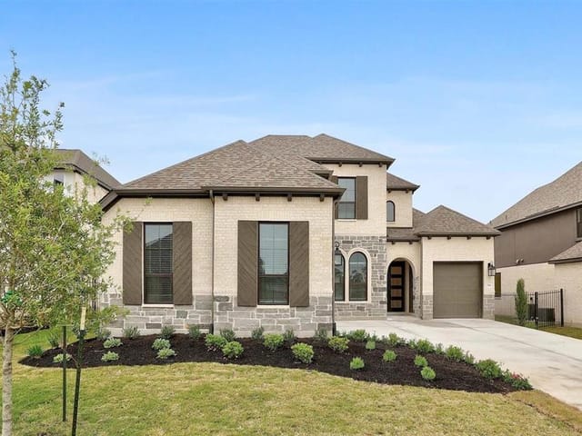 668 Two Creeks Ln