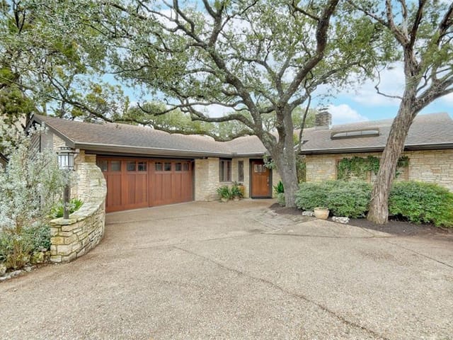 6701 Tree Fern Ln