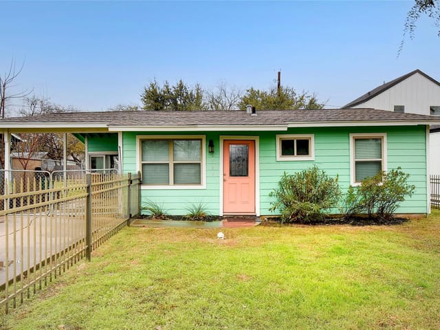6702 Galindo St