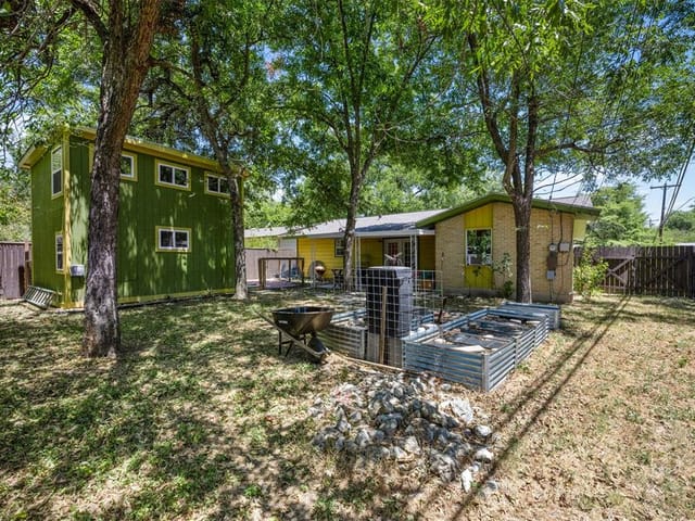 6704 Bryn Mawr Dr