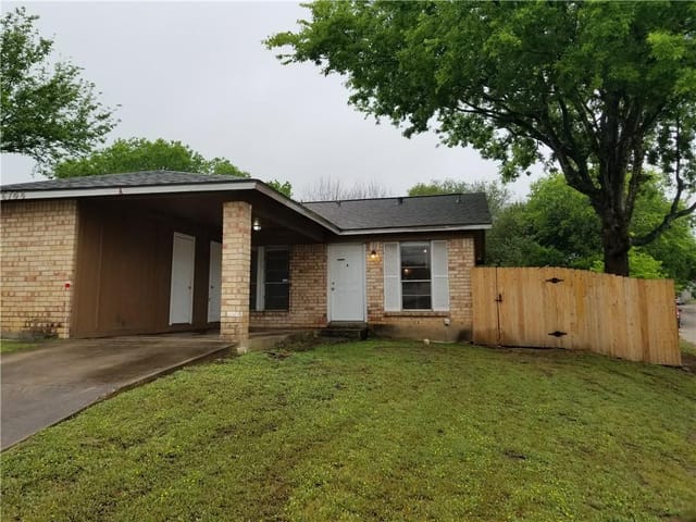6704 Lunar Dr