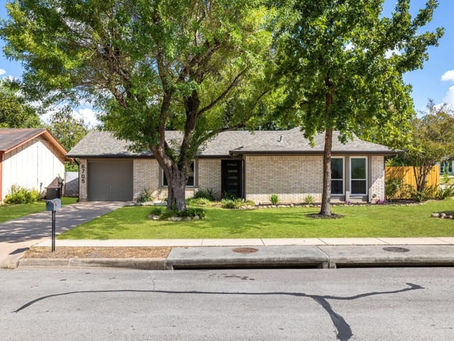 6705 Boleynwood Dr