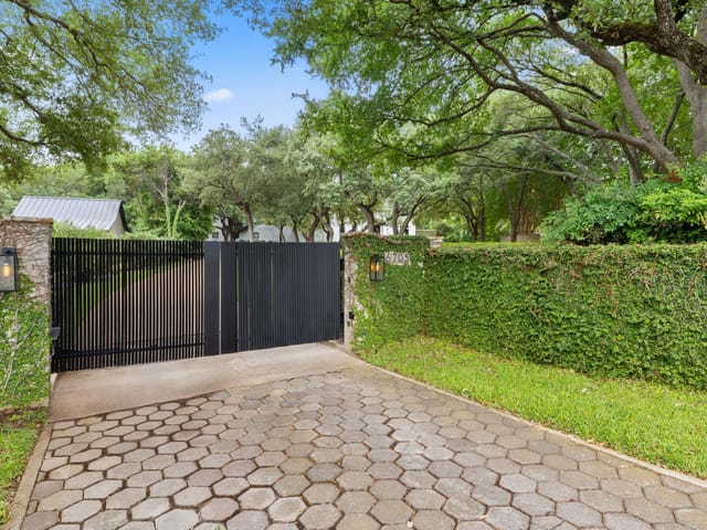 6705 Bridge Hill CV