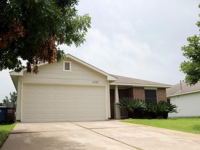 6705 Broad Brook Dr