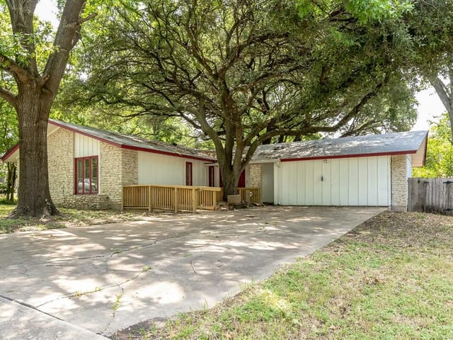 6705 Kings Pt W