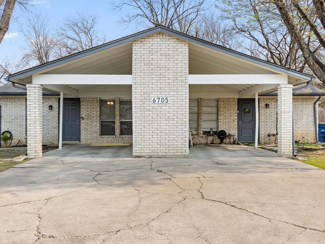 6705 Skynook Dr