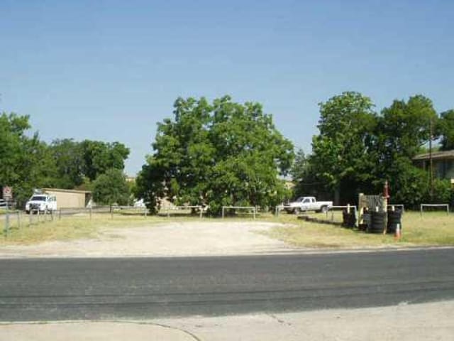 6706 Burnet LN