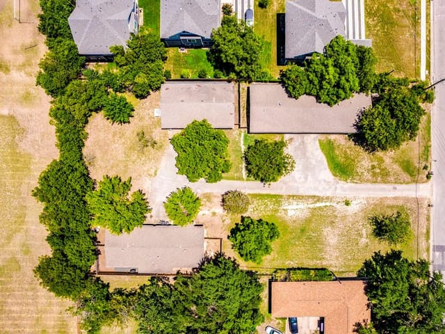 6706 Mira Loma Ln