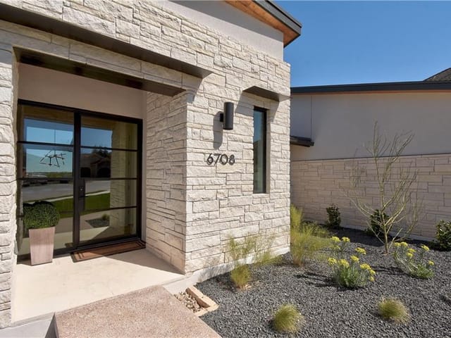 6708 Valburn Dr