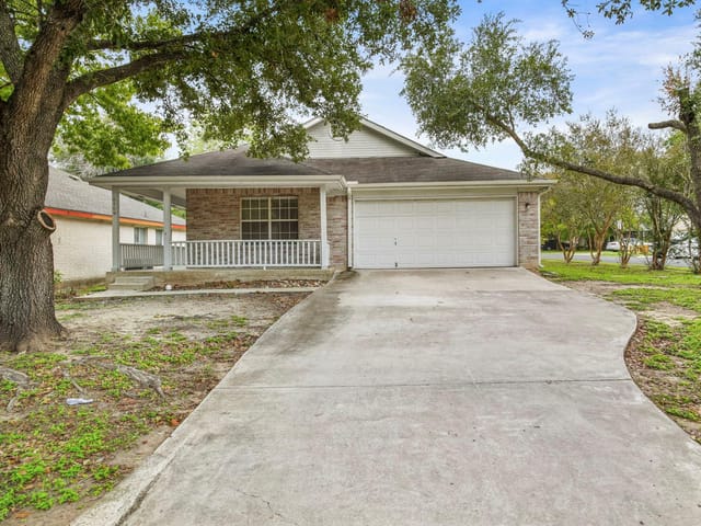 6709 Roseborough Dr