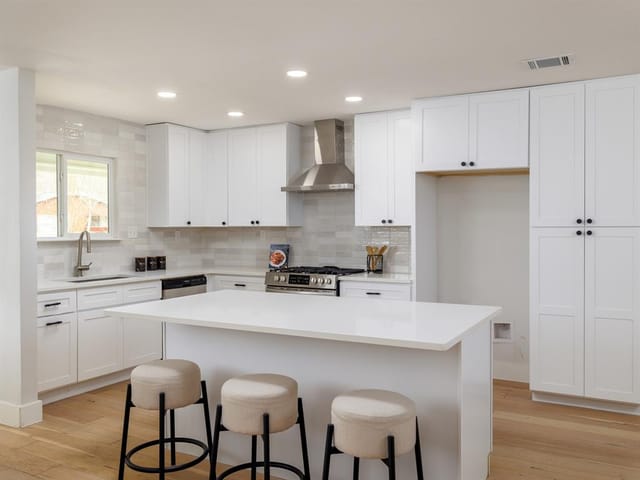 6711 Haney Dr