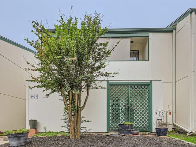 6718 Silvermine Dr Unit #1003