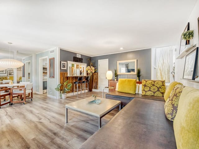 6718 Silvermine DR Unit #1004