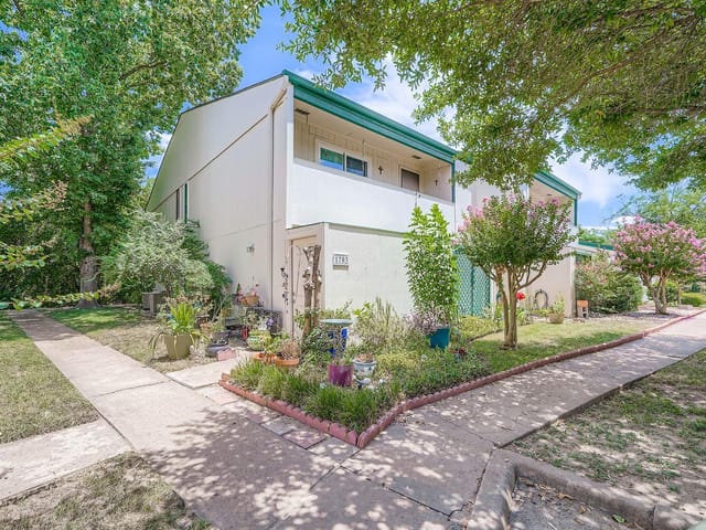6718 Silvermine DR Unit #1704