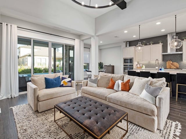 6725 Kalahari Dr